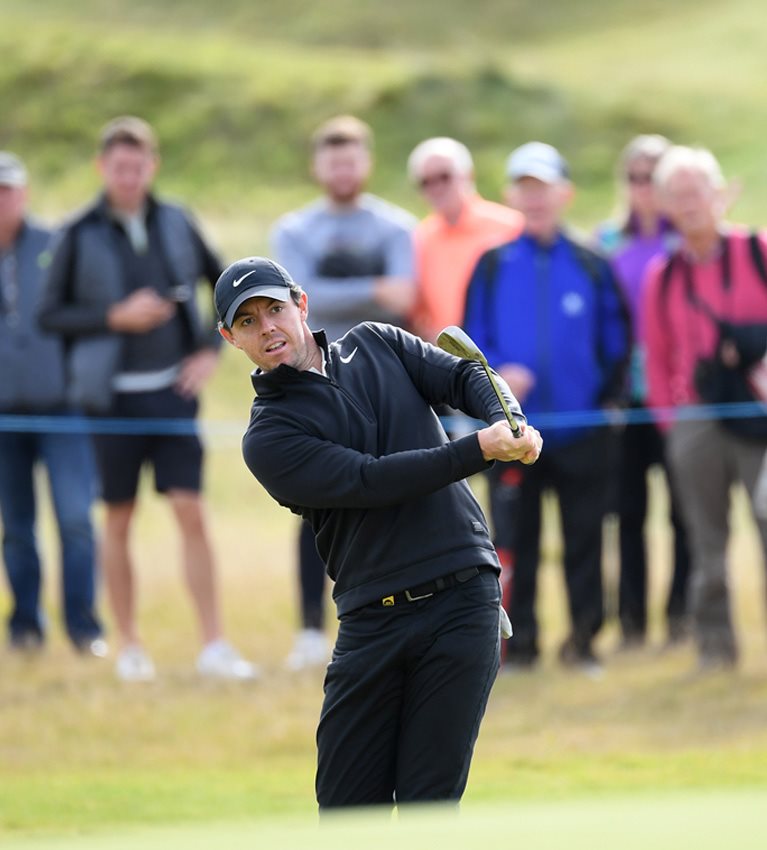 Rory launches second round with eagle and three birdies