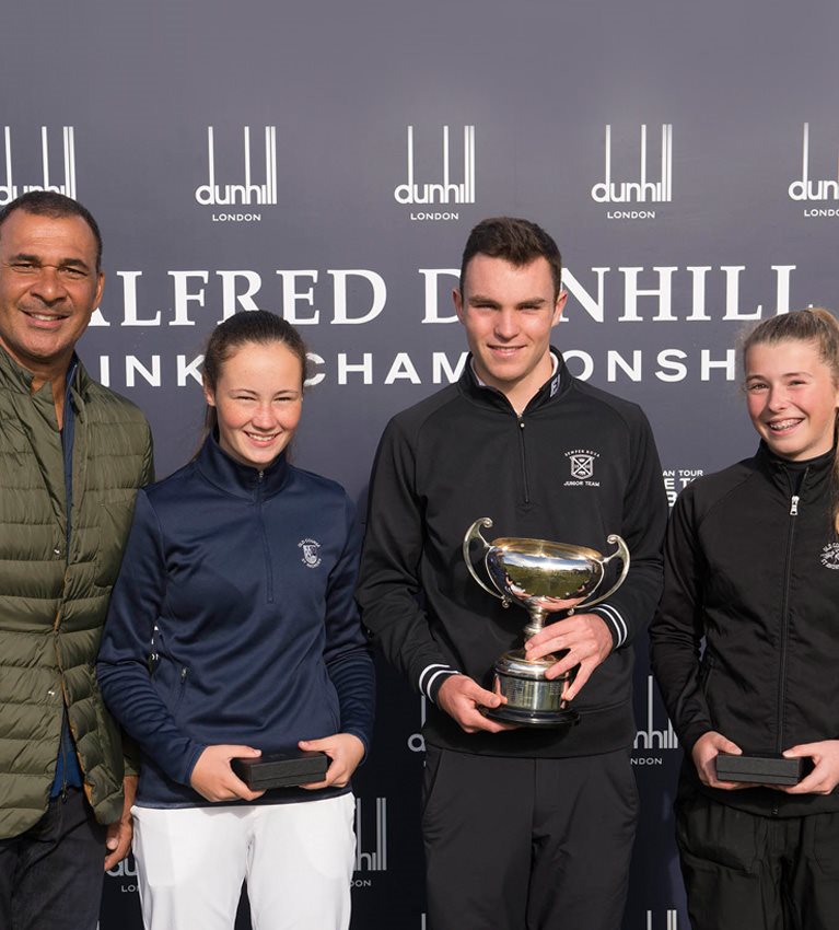 Gullit presents trophy to schools golf winners